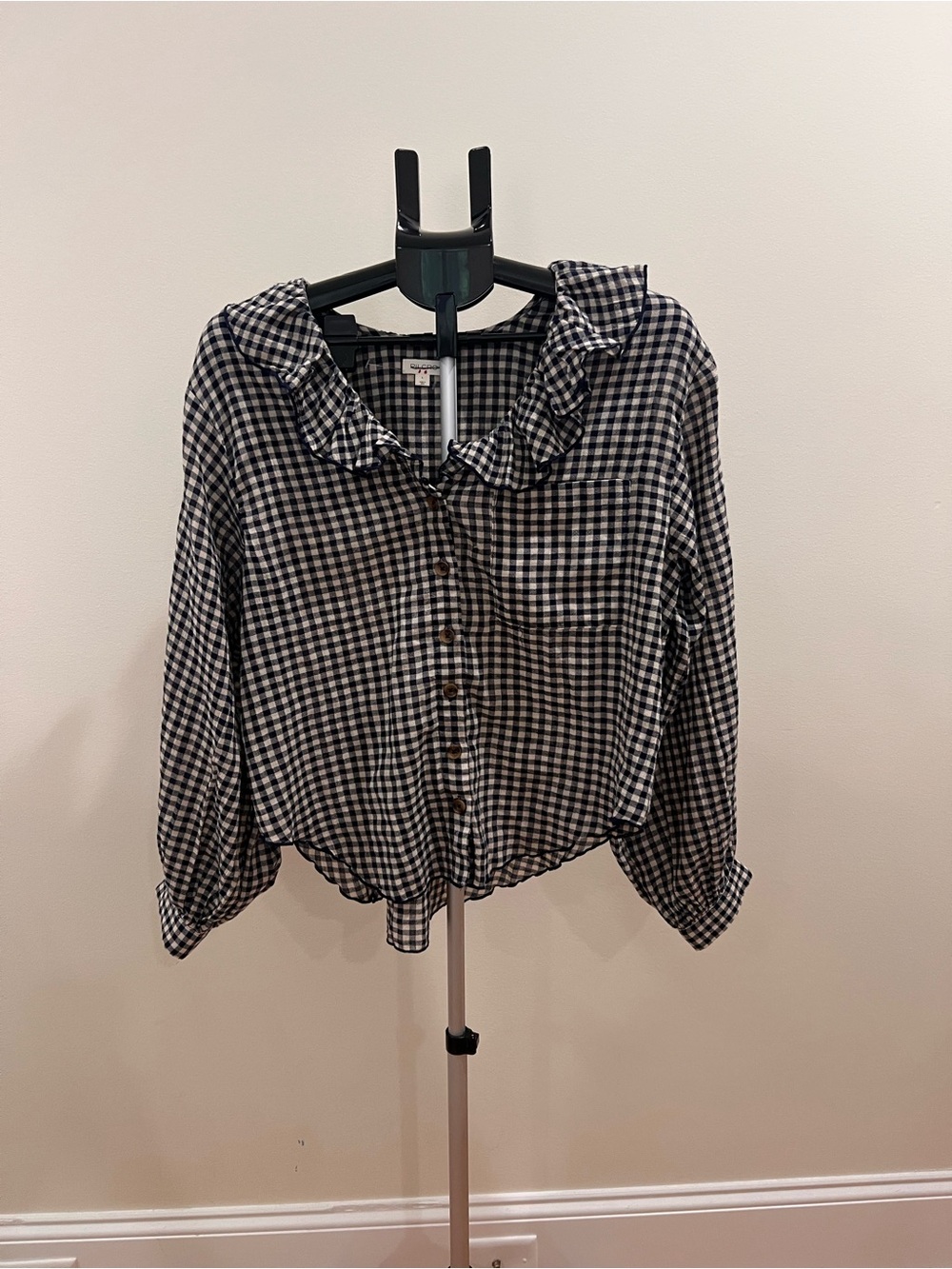 Pilcro Remy Gingham Ruffle Collar Button-Front Womens Top in Navy and Cream - Picture 5 of 6